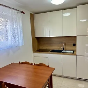 Sara Apartment Njivice